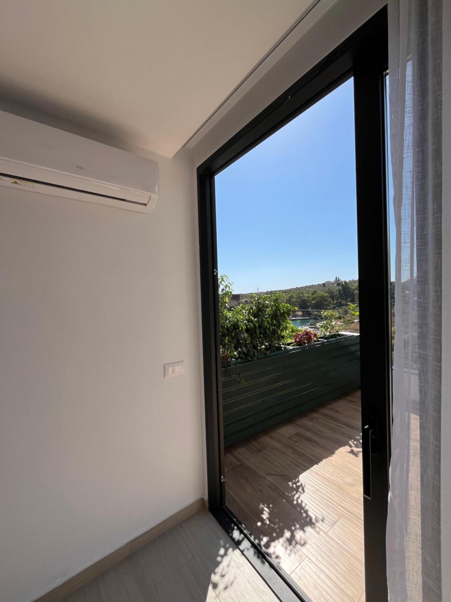 Del Mare Hotell Sarandë Exteriör bild