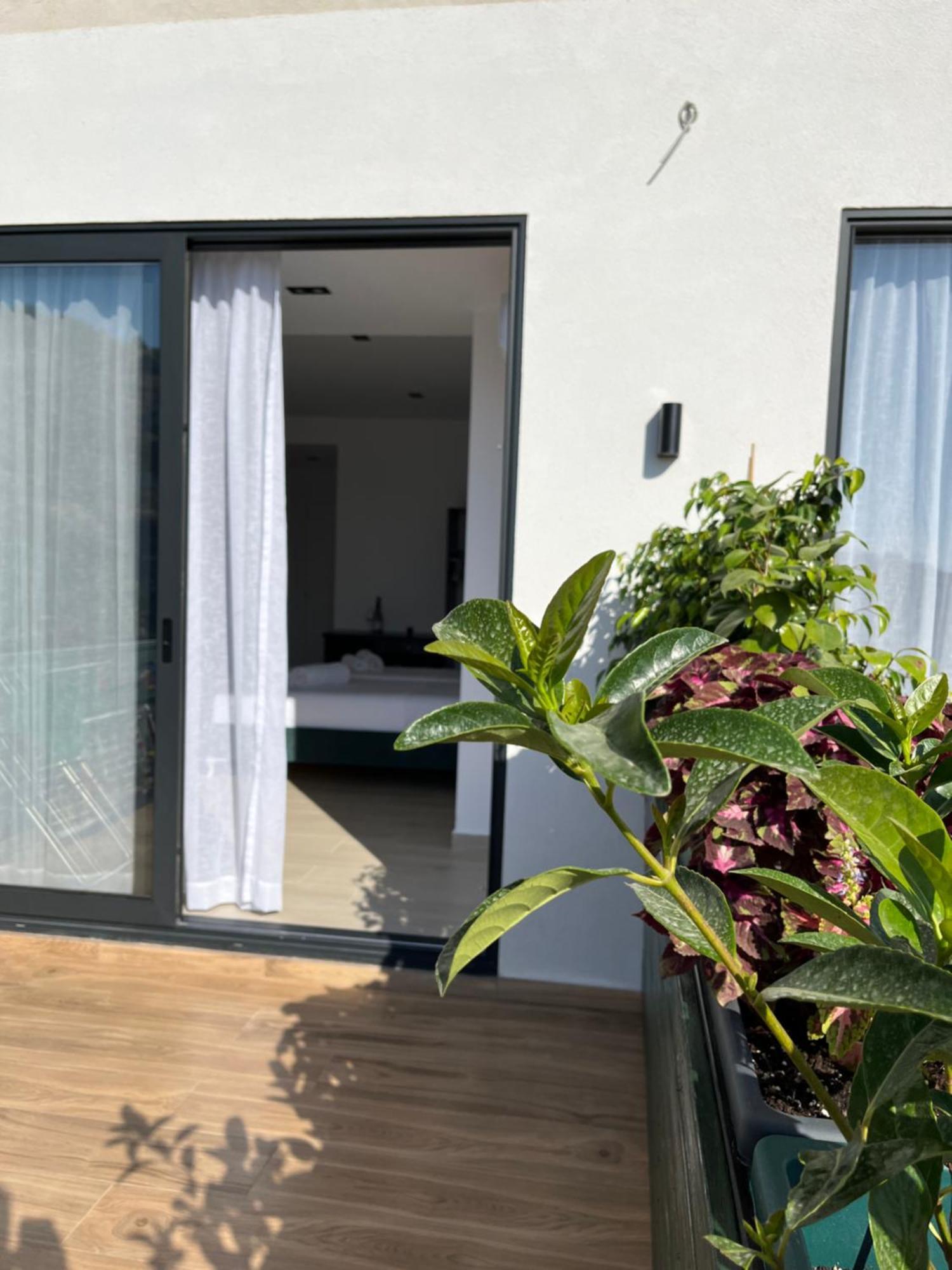 Del Mare Hotell Sarandë Exteriör bild