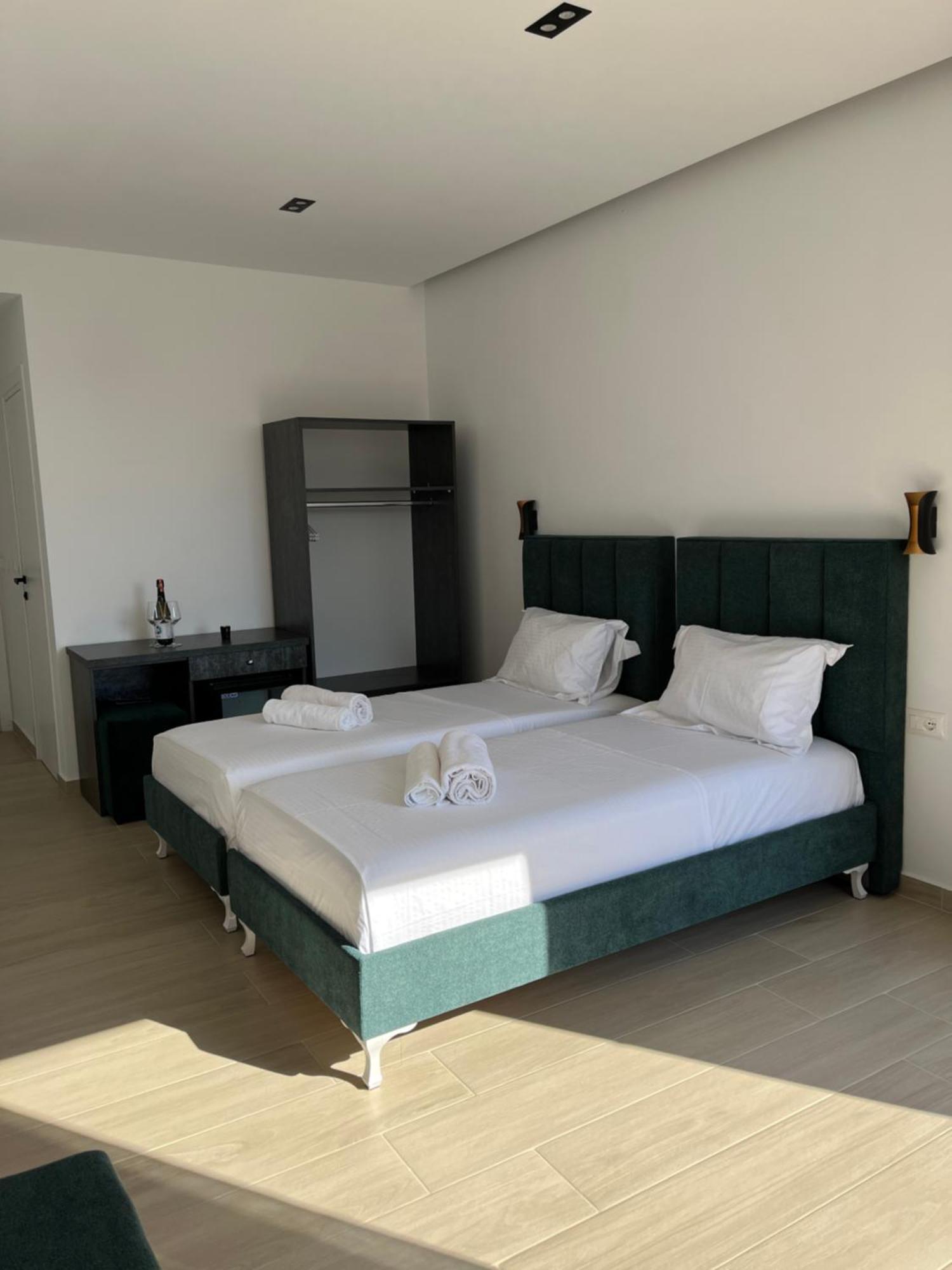 Del Mare Hotell Sarandë Exteriör bild