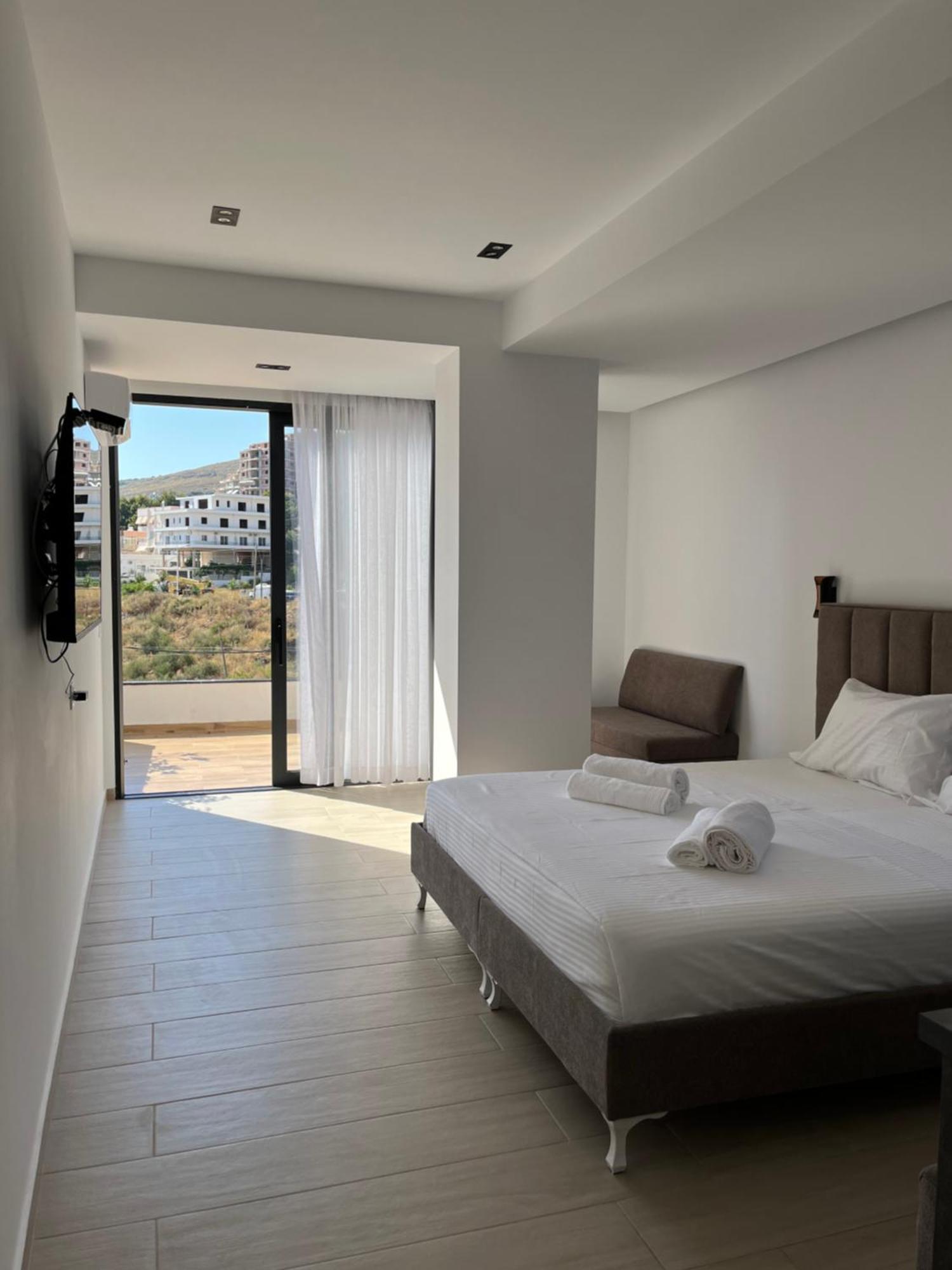 Del Mare Hotell Sarandë Exteriör bild