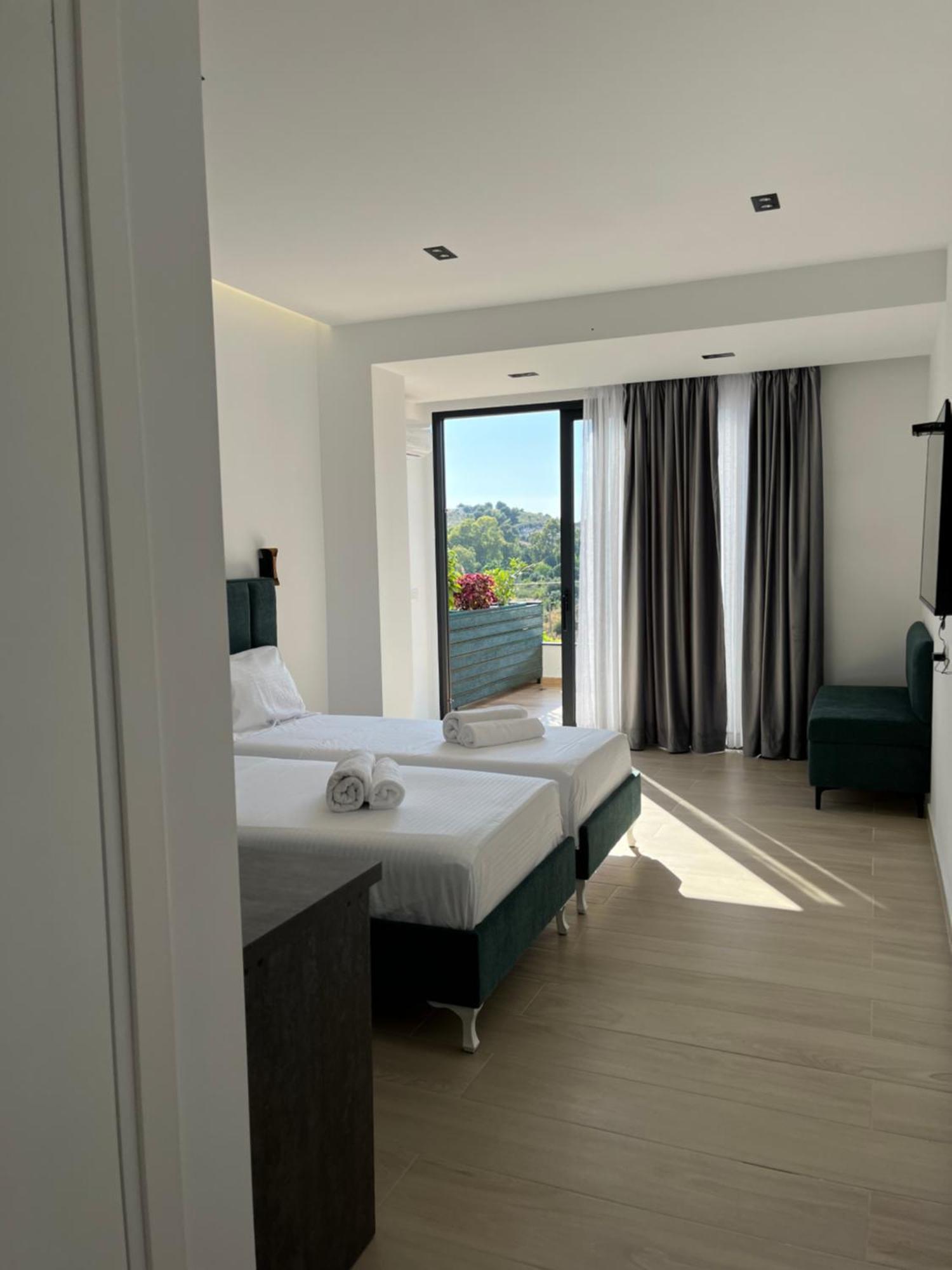 Del Mare Hotell Sarandë Exteriör bild