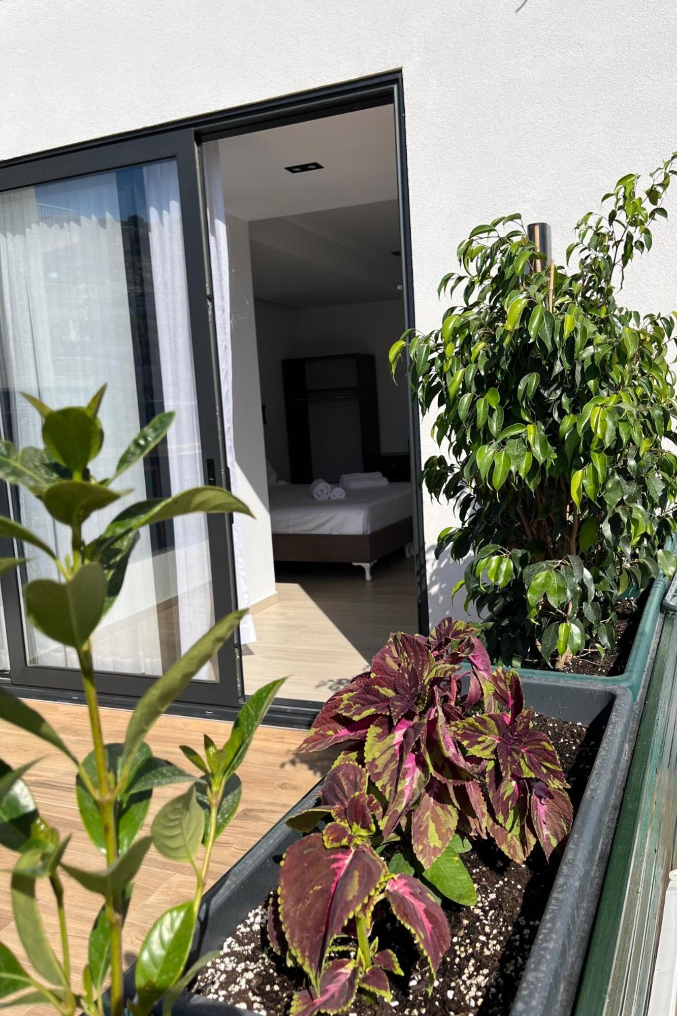 Del Mare Hotell Sarandë Exteriör bild